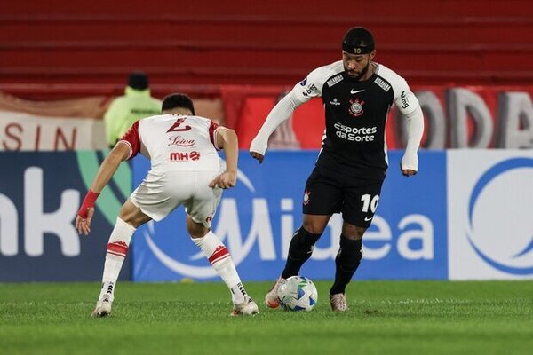 Huracn Extiende Invicto al Vencer a Corinthians en la Copa Sudamericana 2025