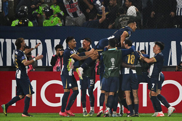 Alianza Lima triunfa ante Grmio en la Copa Sudamericana 2025