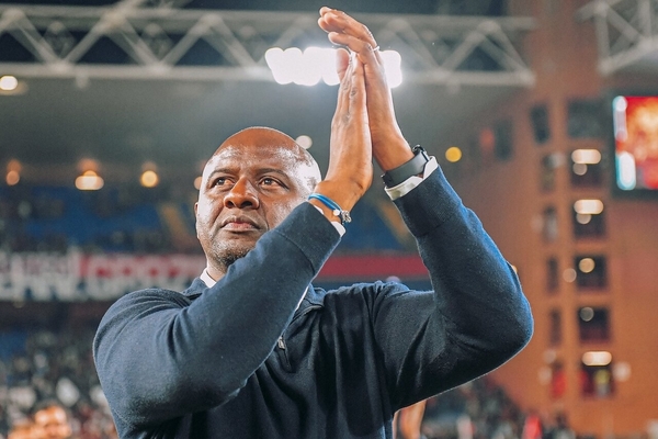 Patrick Vieira renueva hasta 2027 con el Genoa